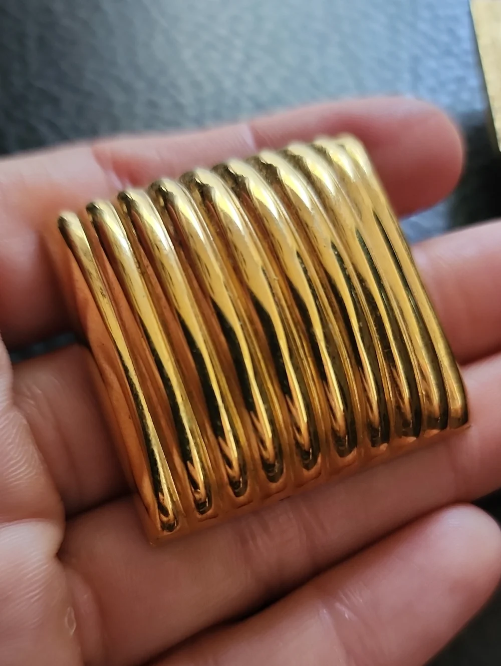 VTG Gold Ribbed Earrings - Chunky Ribbed Design - Picture 6 of 8